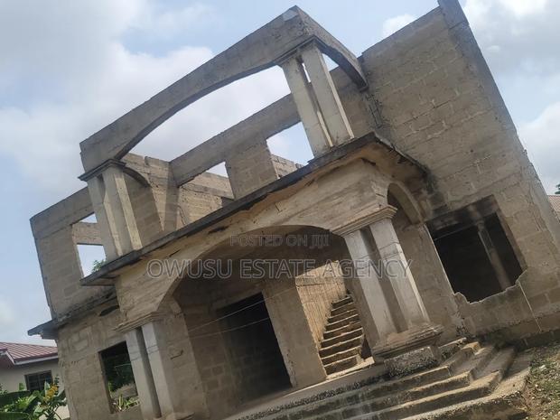 6bdrm House in Santasi Kokobeng, Kumasi Metropolitan for sale · Photo 3