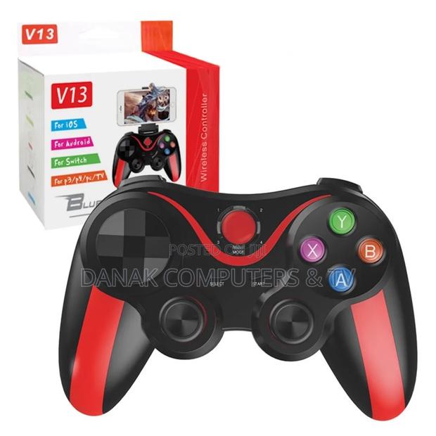 V13 Wireless Gaming Controller · Photo 2