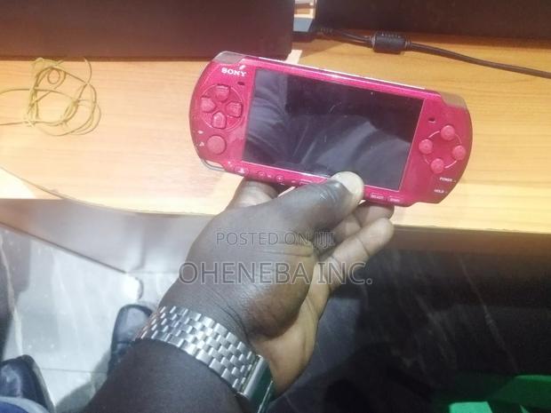 PSP Portable Version 3000 · Photo 3