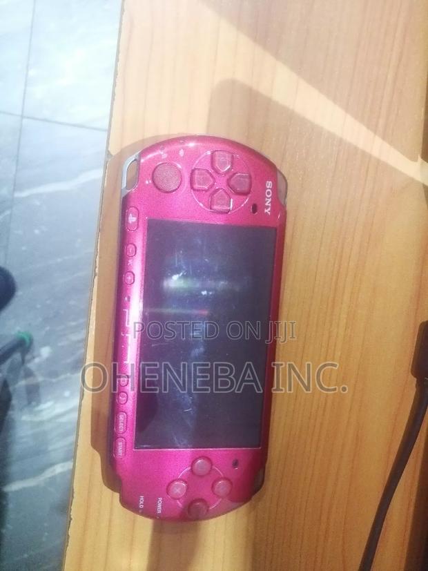 PSP Portable Version 3000 · Photo 5