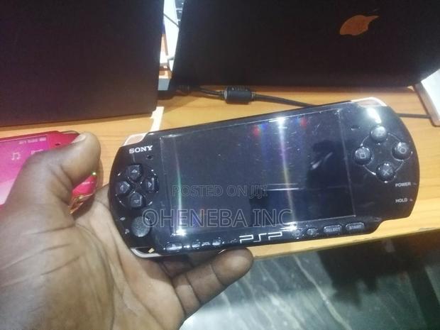 PSP Portable Version 3000 Black · Photo 5