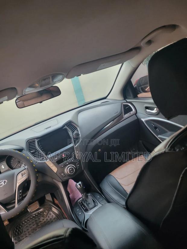 Hyundai Santa Fe SE Ultimate AWD 2017 Red · Photo 3
