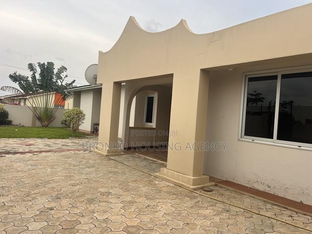 3bdrm House in Bronko, Baatsona Total for rent · Photo 1