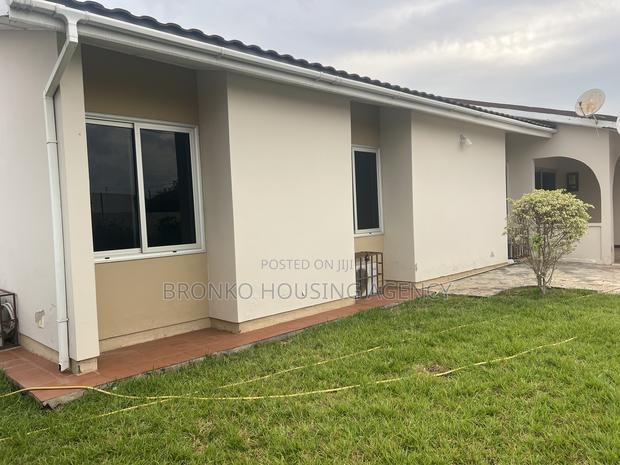 3bdrm House in Bronko, Baatsona Total for rent · Photo 2