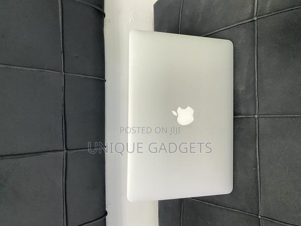 Laptop Apple MacBook Air 8GB Intel Core I5 SSD 128GB · Photo 4