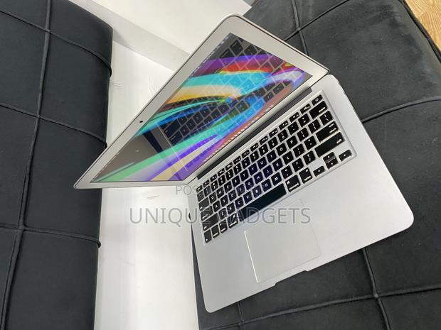 Laptop Apple MacBook Air 8GB Intel Core I5 SSD 128GB · Photo 2