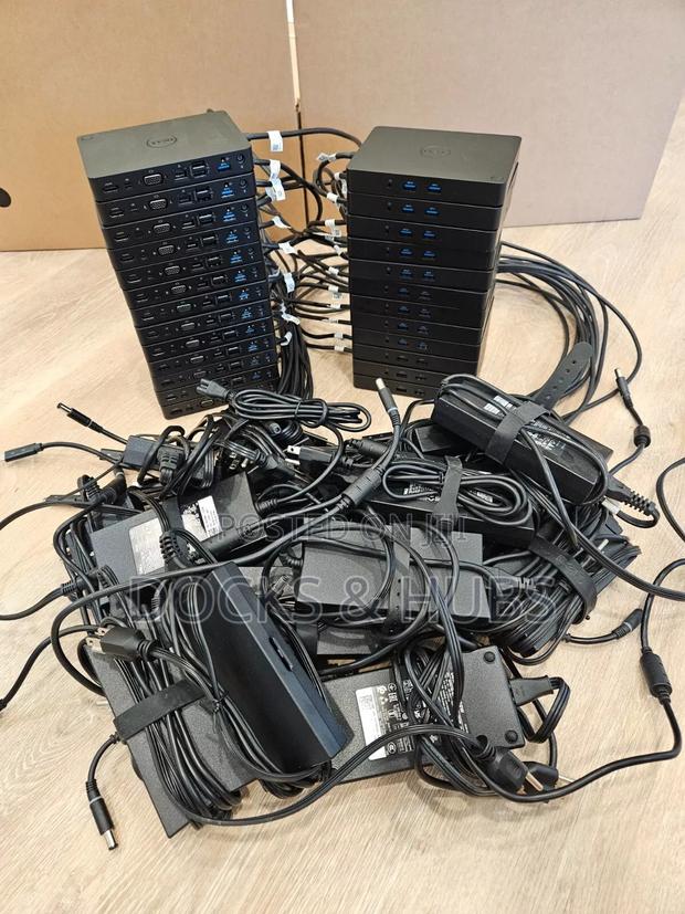 Dell Usb-C Wd15 Triple Monitor Dock - 130w Adapter · Photo 7