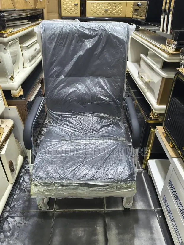 Visitor's/Conference Room Chairs · Photo 1