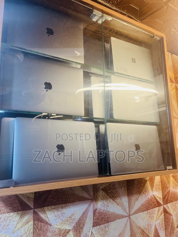 Laptop Apple MacBook Air 2019 8GB Intel Core i5 SSD 128GB · Photo 4