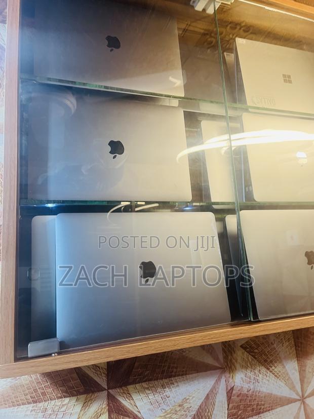 Laptop Apple MacBook Air 2019 8GB Intel Core i5 SSD 128GB · Photo 2