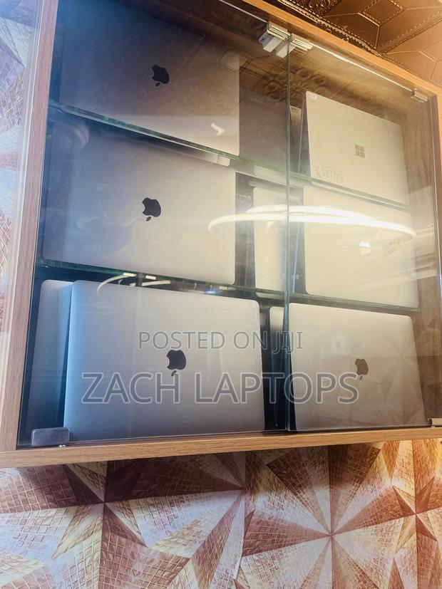 Laptop Apple MacBook Air 2019 8GB Intel Core i5 SSD 128GB · Photo 1