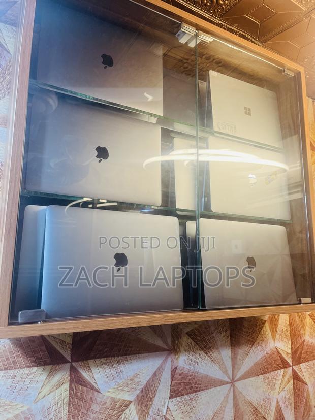 Laptop Apple MacBook Air 2019 8GB Intel Core i5 SSD 128GB · Photo 3