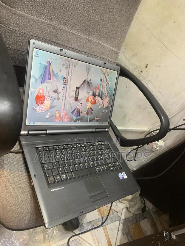 New Laptop Fujitsu Amilo Pi3525 3GB Intel HDD 160GB · Photo 2