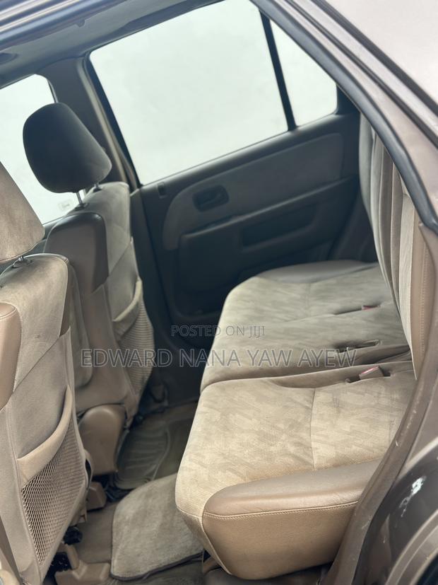 Honda CR-V Automatic 2005 Gold · Photo 3