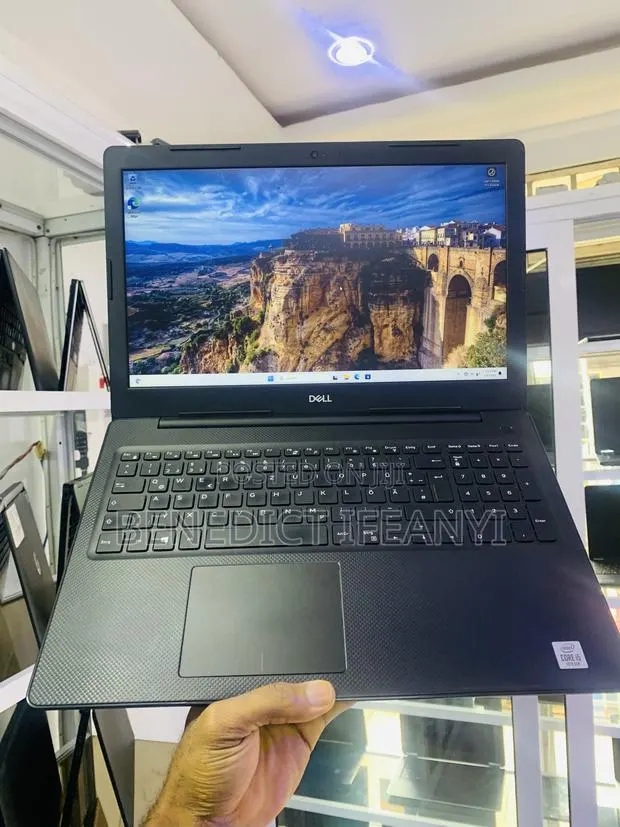 Laptop Dell Vostro 15 3578 16GB Intel Core i5 SSD 512GB · Photo 1