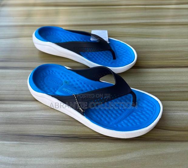 Crocs Lite Rider Flip · Photo 1