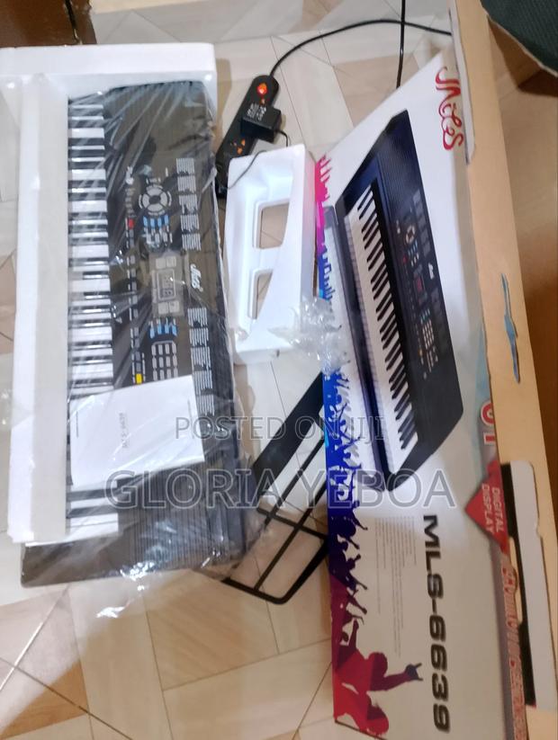 Miles Keyboard/Organ · Photo 1