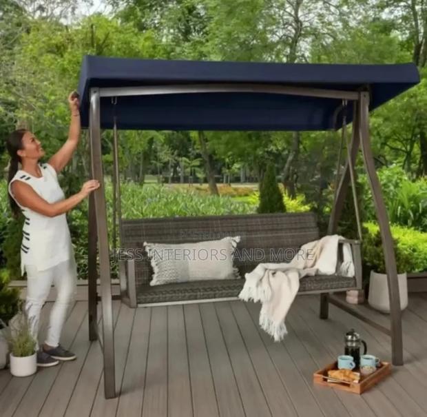 3-Seater Patio Swing With Canopy · Photo 2
