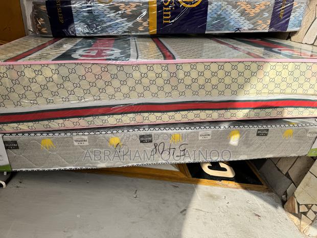 11inches High Density Mattress for Sale · Photo 1