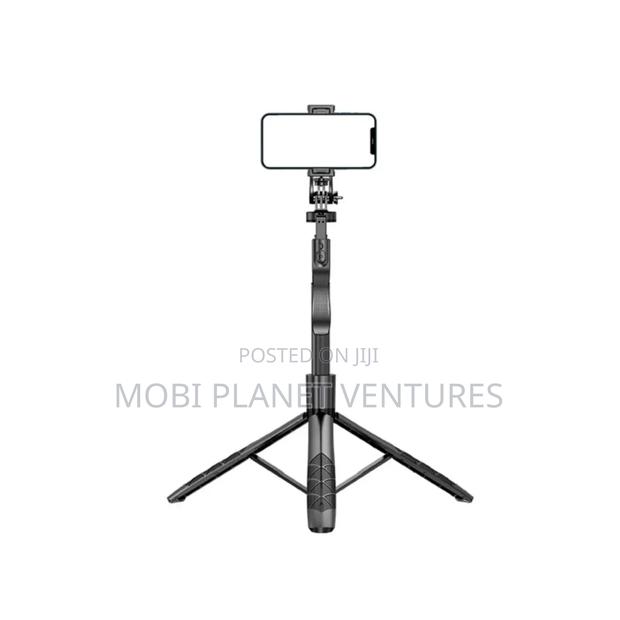Bluetooth Selfie Stick Tripod · Photo 4