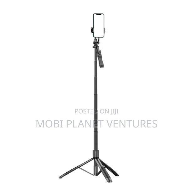 Bluetooth Selfie Stick Tripod · Photo 6