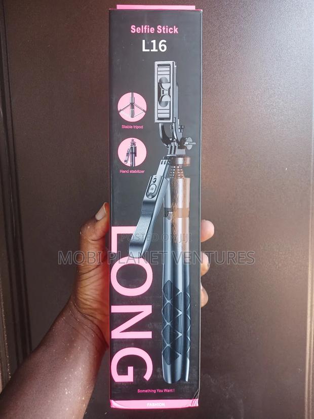 Bluetooth Selfie Stick Tripod · Photo 2