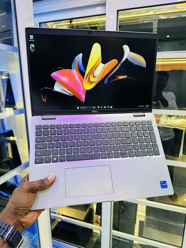 Laptop Dell Latitude 5540 16GB Intel Core i7 SSD 256GB