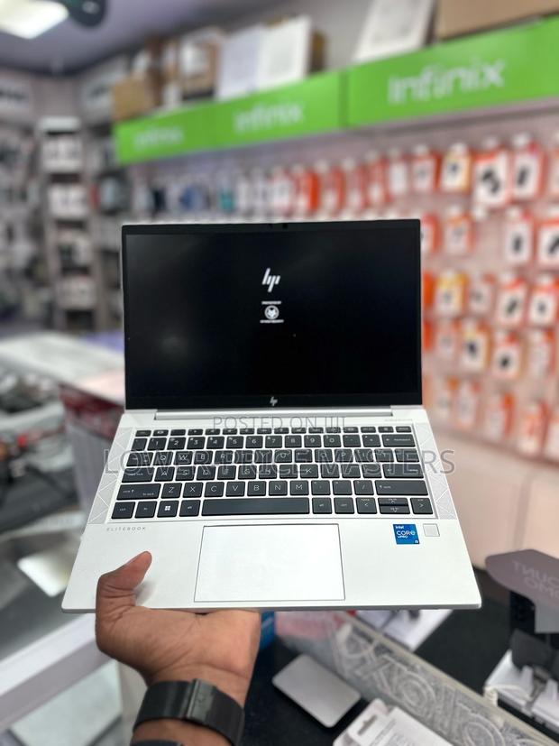 New Laptop HP EliteBook 830 G8 16GB Intel Core I5 SSD 512GB · Photo 1