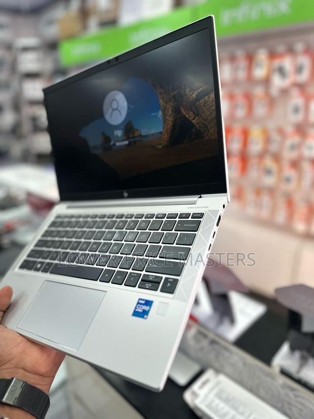 New Laptop HP EliteBook 830 G8 16GB Intel Core I5 SSD 512GB · Photo 2
