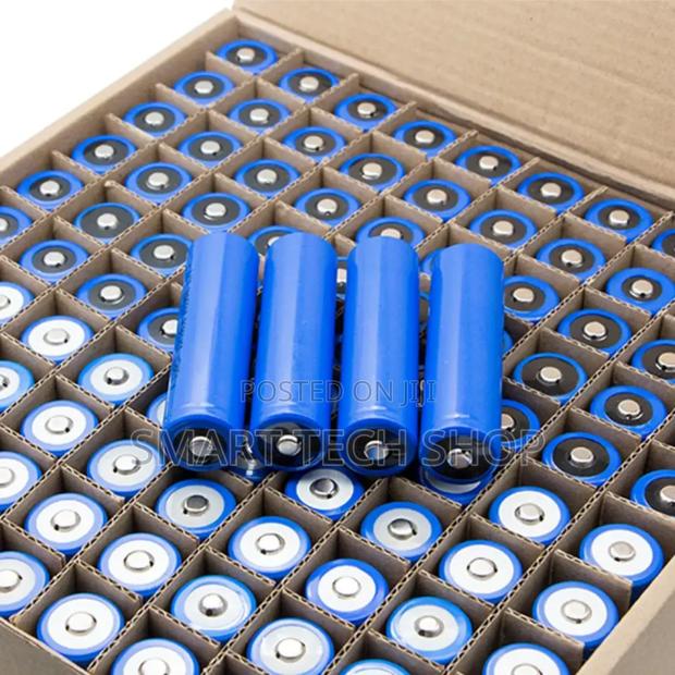 Rechargeable 3.7v 18650 Battery for Solar CCTV Camera, Light · Photo 1
