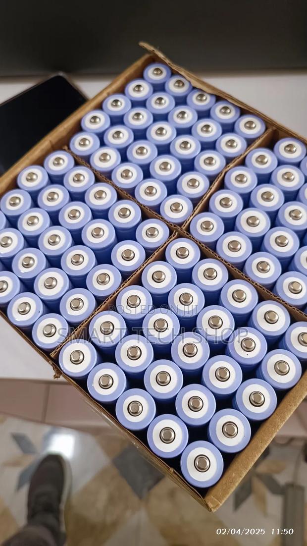 Rechargeable 3.7v 18650 Battery for Solar CCTV Camera, Light · Photo 3