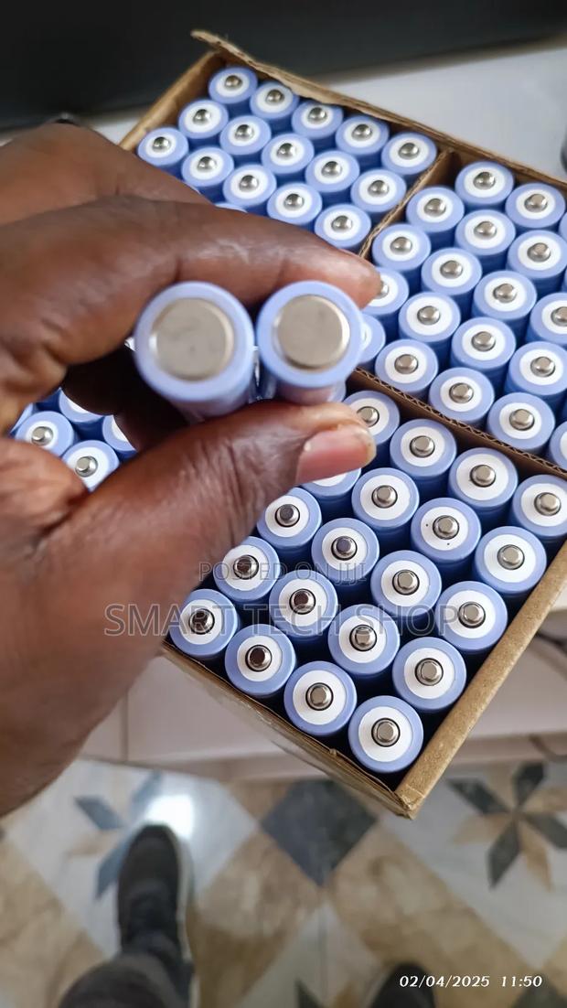 Rechargeable 3.7v 18650 Battery for Solar CCTV Camera, Light · Photo 4