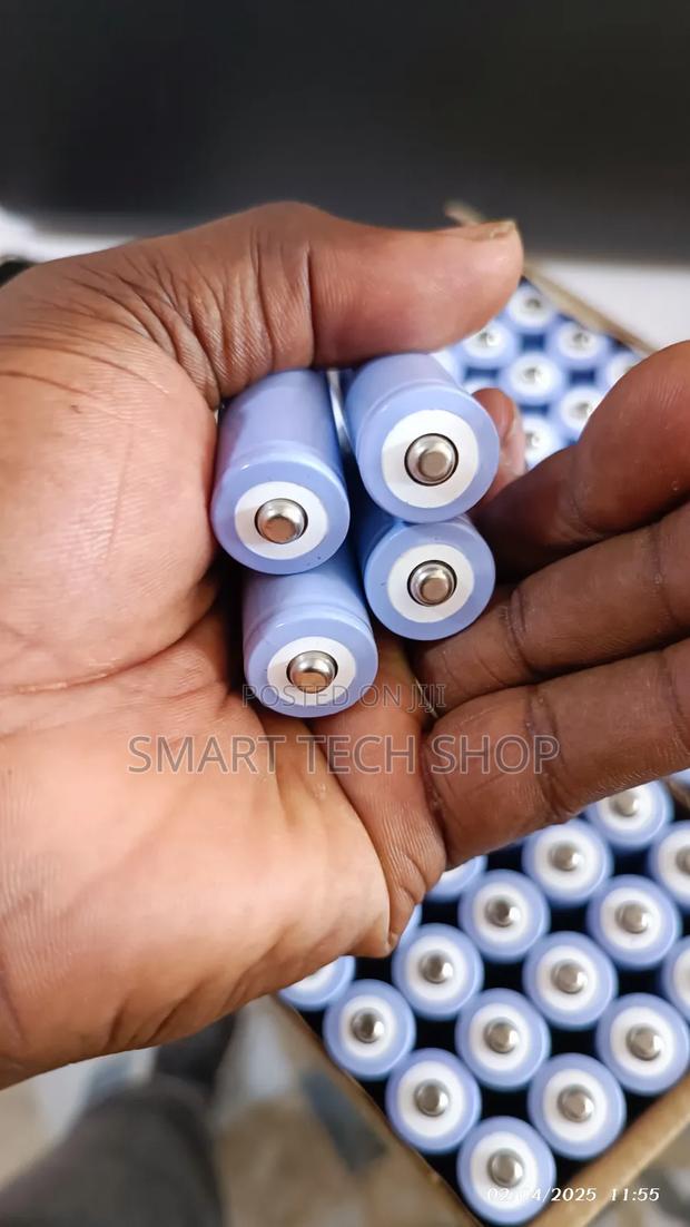 Rechargeable 3.7v 18650 Battery for Solar CCTV Camera, Light · Photo 7
