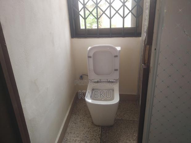 1bdrm Apartment in Estate Agency, Baatsona Total for rent · Photo 5