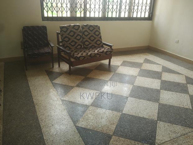 1bdrm Apartment in Estate Agency, Baatsona Total for rent · Photo 4