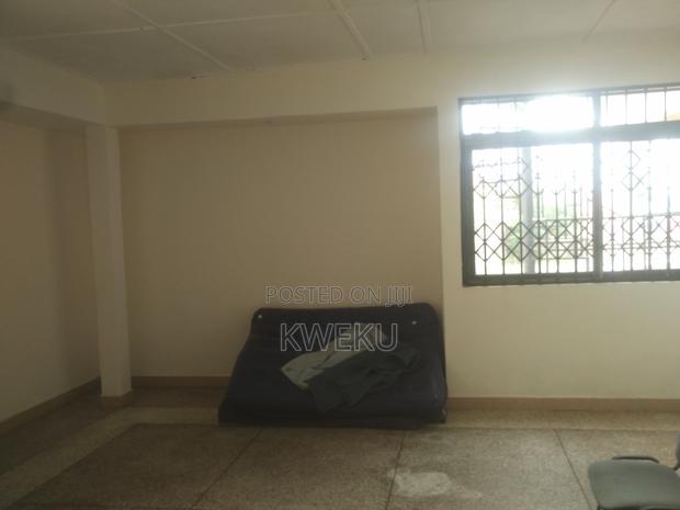 1bdrm Apartment in Estate Agency, Baatsona Total for rent · Photo 5
