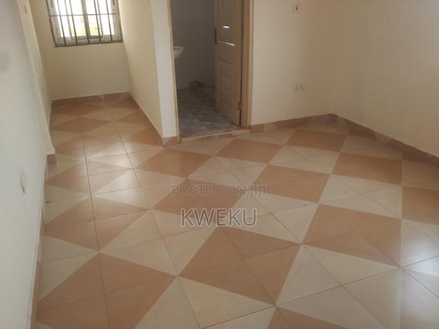 1bdrm Apartment in Estate Agency, Baatsona Total for rent · Photo 1
