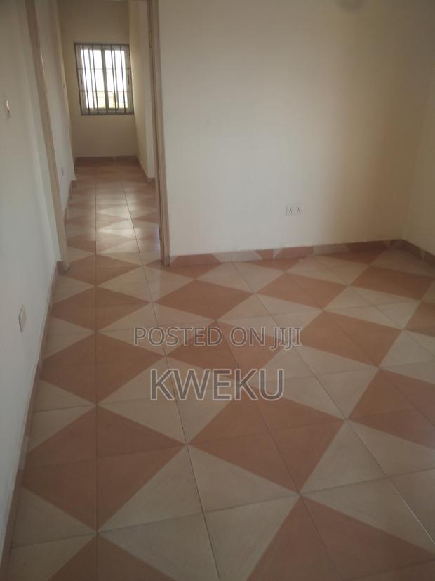 1bdrm Apartment in Estate Agency, Baatsona Total for rent · Photo 8