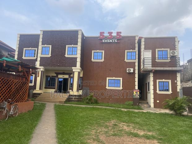 Executive Hotel for Sale in Ahodwo Daban · Photo 1