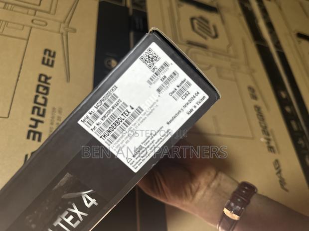 Asus Thunderboltex 4 · Photo 4