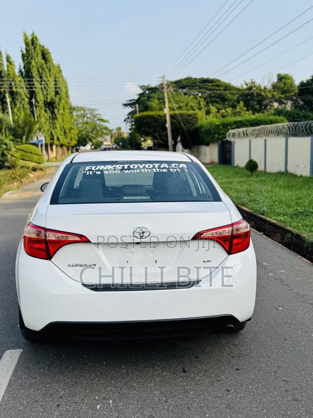 Toyota Corolla LE Eco (1.8L 4cyl 2A) 2018 White · Photo 7