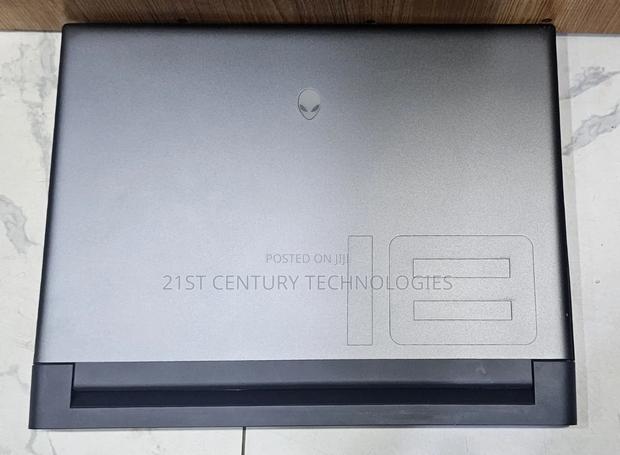 Laptop Dell Allienware M18 R1 32GB AMD Ryzen 9 SSD 1T · Photo 2