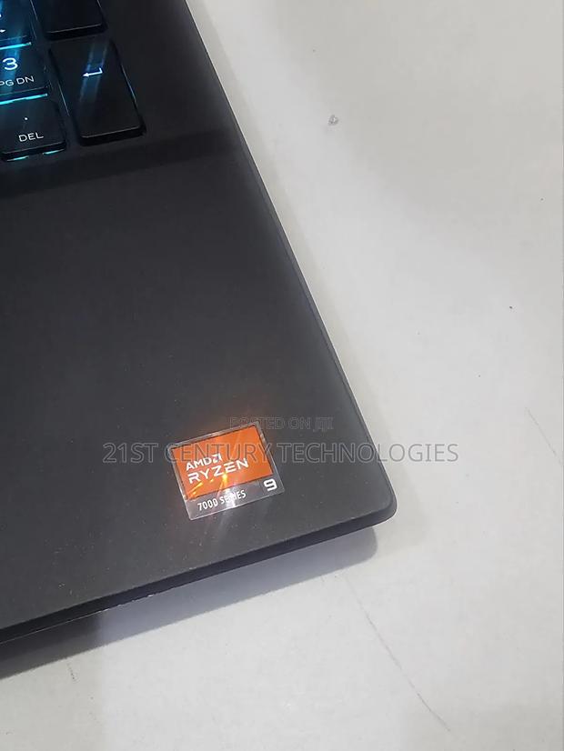 Laptop Dell Allienware M18 R1 32GB AMD Ryzen 9 SSD 1T · Photo 4