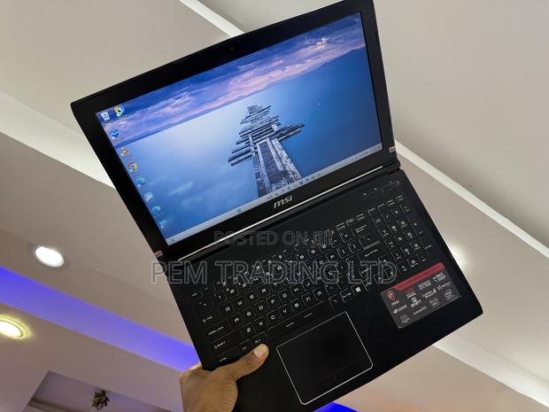 Laptop MSI 16GB Intel Core I7 SSD 512GB · Photo 1