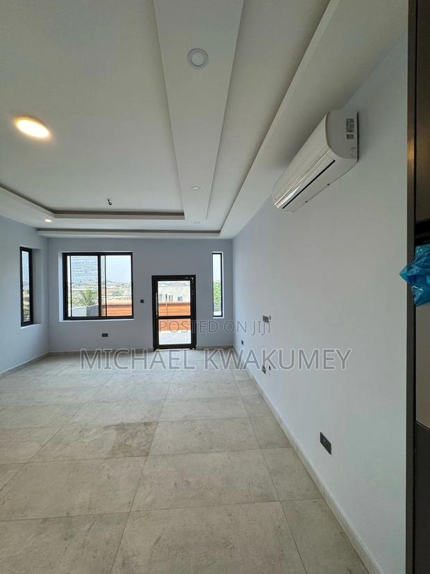 2bdrm Penthouse in Tema Metropolitan for rent · Photo 3