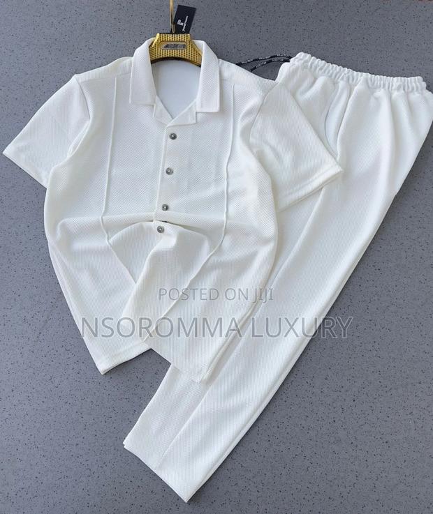 Plain White Turkish Kaftan · Photo 1