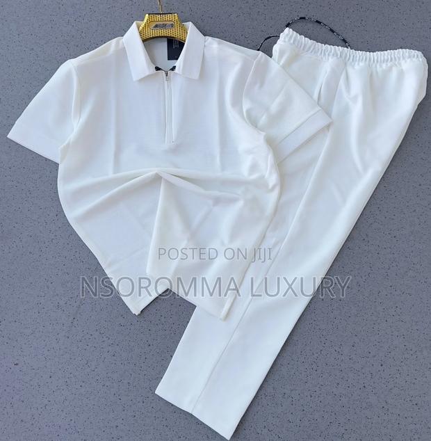 Plain White Turkish Kaftan · Photo 2
