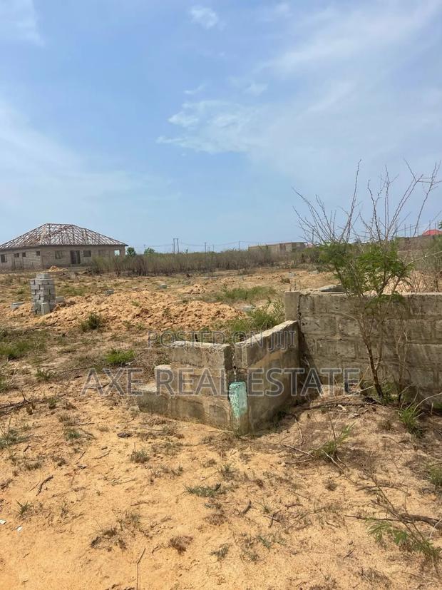 Few Half Plots Registered at Prampram Beach Road · Photo 2