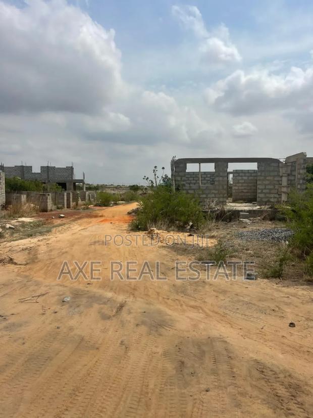 Beautiful Lay Out Full Plots at Afienya - Shai Hills · Photo 2