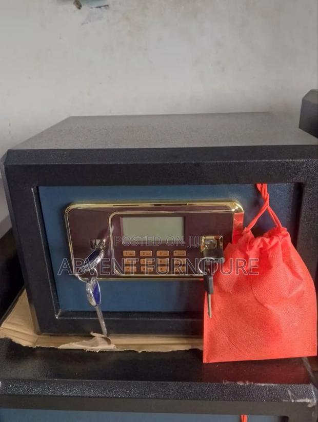 Fireproof Money Safe · Photo 1